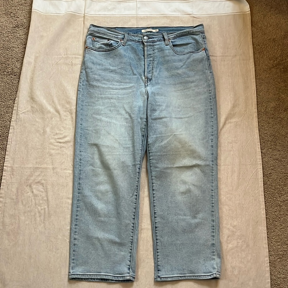 Levi’s ribcage straight button fly size 16w